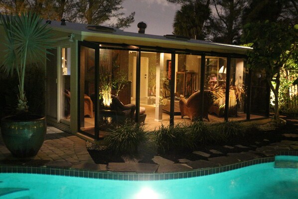 Outdoor pool, a heated pool