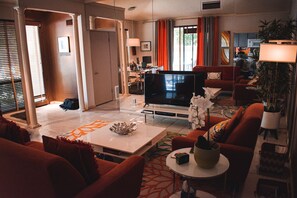 Smart-TV, Bücher, Computerbildschirme