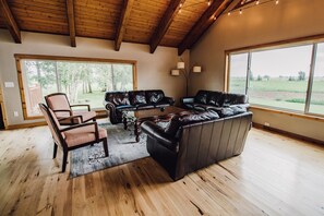 Smart TV, fireplace, DVD player, table football