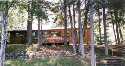 Horsehead Lake Retreat (Big Discounts in June Call 414-378-7273)
