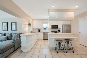 Fridge, microwave, oven, stovetop - Beachfront 2 Bedroom Condo on Casey Key (Nokomis)