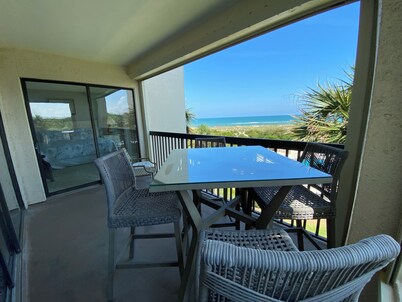 Great Oceanfront Condo with Pools, Clay Courts, WiFi, and more 