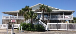 Exterior - 5 bedroom 4 1/2 baths , WIFI Game Room, Bikes, Mobility Access Lower Level BR. (Murrells Inlet)