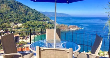 Villas Altas Mismaloya Pent House 3 bedroom ocean & beach views