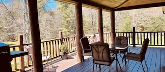 Perfect Summer / Fall Getaway with Amazing Fireplace for Gathering / Relaxation.