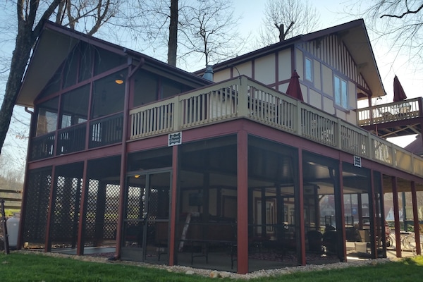Exterior view of the Chattahoochee Chalet