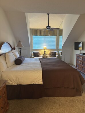 3 makuuhuonetta, silitysrauta/-lauta, vauvan matkasänky, ilmainen Wi-Fi