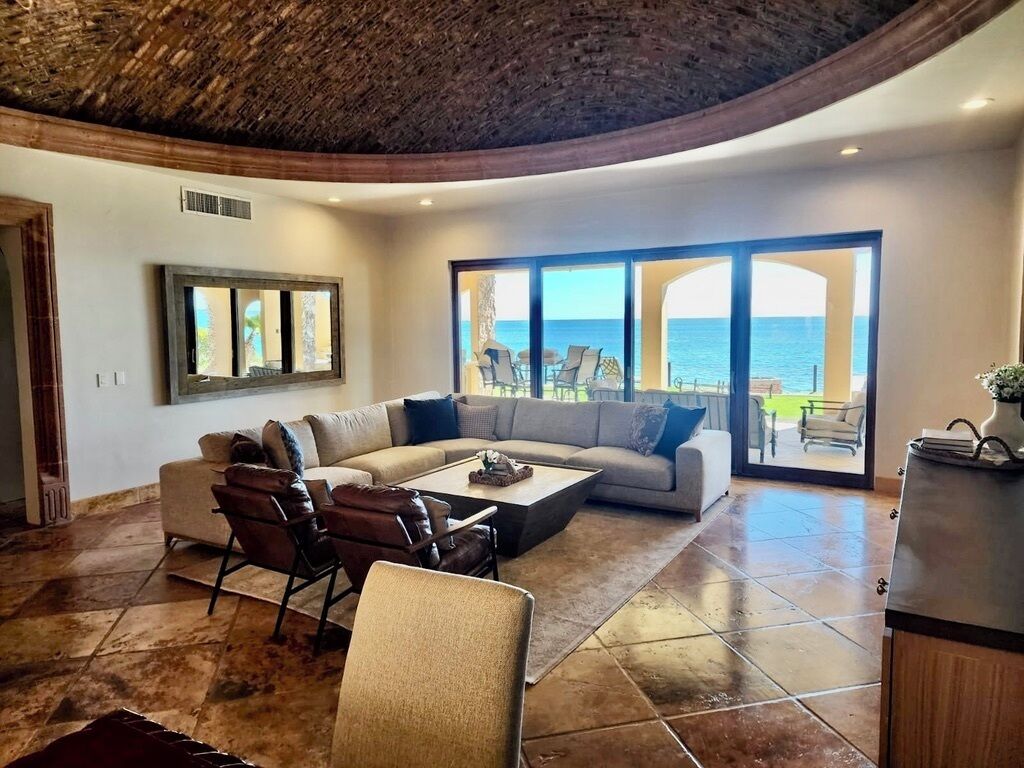 TV, fireplace, stereo