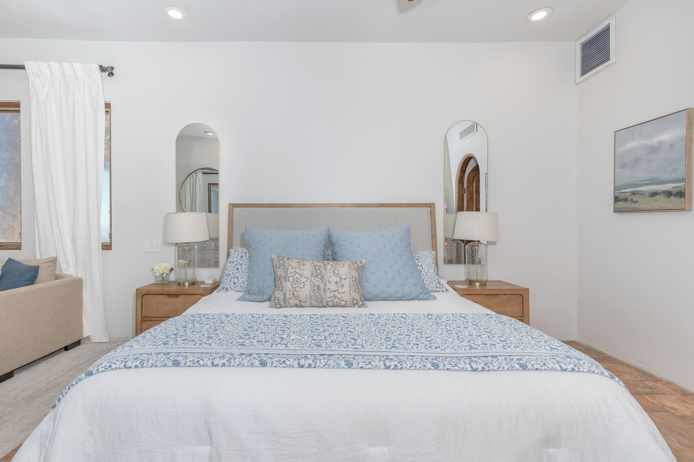 5 bedrooms, iron/ironing board, travel crib, free WiFi