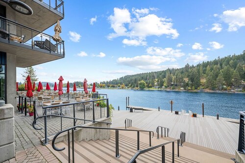 Coeur d’Alene Luxury Waterfront Condo - Close to Everything 