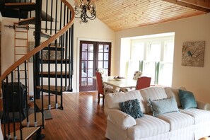 Fernseher, DVD-Player, Bücher