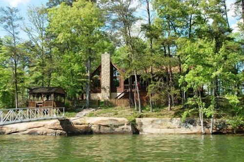 Amazing Log Cabin on the Water!