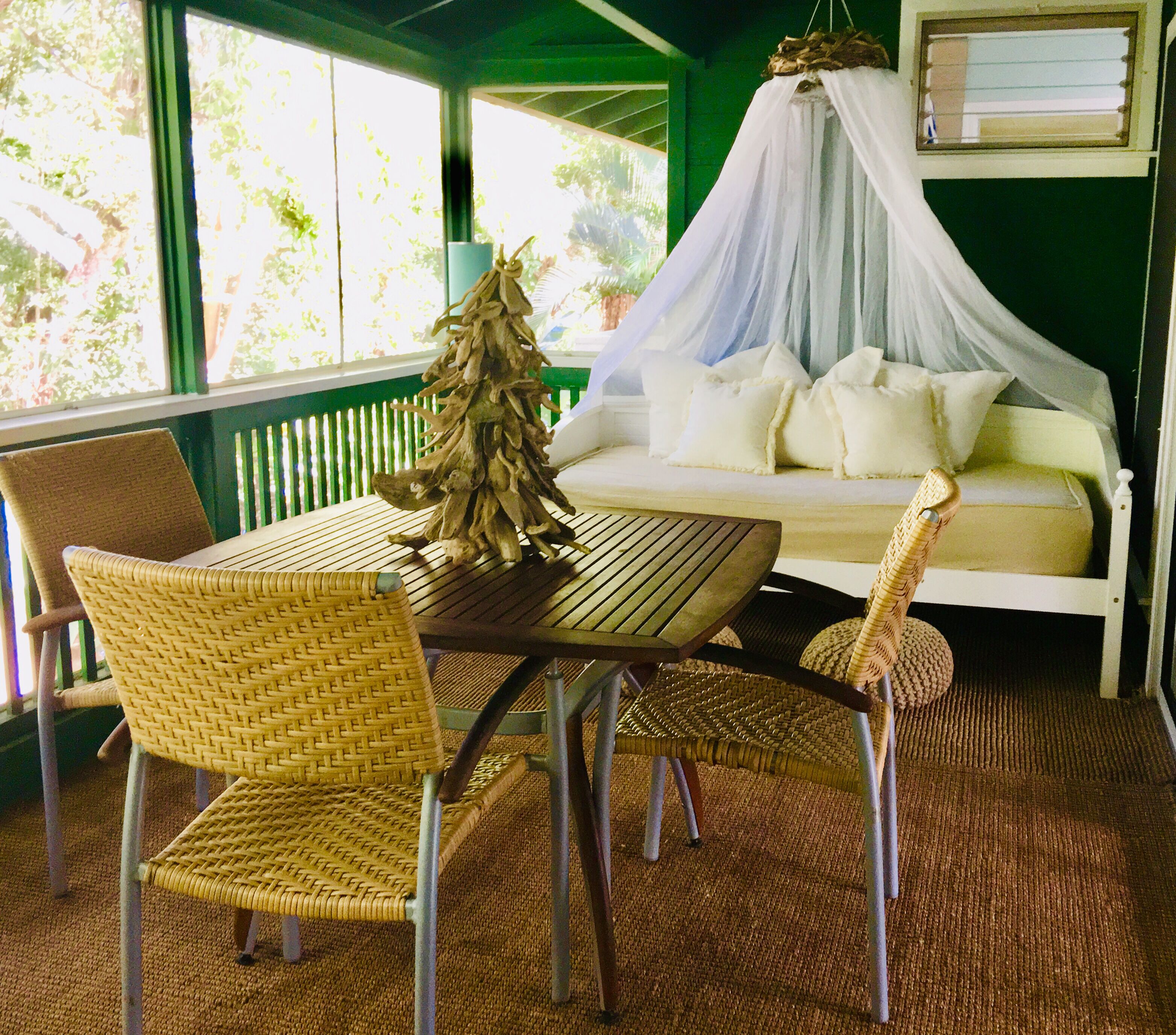 Screened in Lanai with outdoor dining