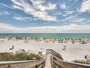 On the beach - GULF-FRONT, Cancellation, Balcony, Grill, Pool, Updated! (Santa Rosa Beach)