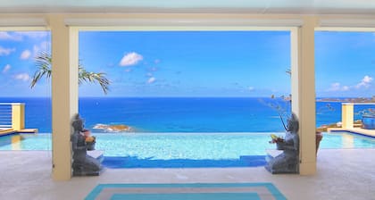 Private Paradise!  One level, panoramic views from every room!