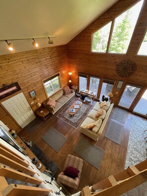 Smart TV, fireplace, DVD player, books