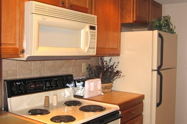 KylskÄp, mikrovÄgsugn, ugn och spishÀll