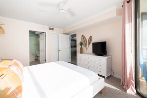 3 bedrooms, iron/ironing board, internet, bed sheets