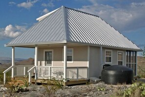 Exterior - Terlingua Ranch Retreat: Enviro Friendly Home (Terlingua)