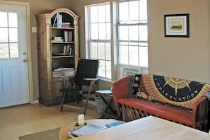 Offices - Terlingua Ranch Retreat: Enviro Friendly Home (Terlingua)