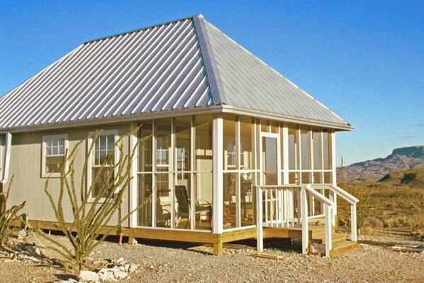 Exterior - Terlingua Ranch Retreat: Enviro Friendly Home (Terlingua)