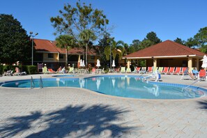 Outdoor pool, a heated pool - STUDIO AT RESORT NEAR DISNEY (Kissimmee)