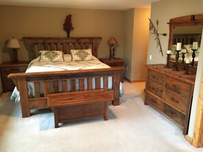 3 bedrooms, iron/ironing board, free WiFi, bed sheets