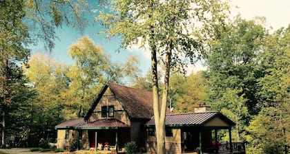 Creekside Cottage is your spacious retreat to enjoy a relaxing getaway!