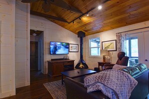 Smart TV, fireplace, DVD player