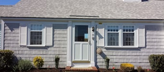 Casa de Campo Catita Passos de Distância de West Dennis Beach!