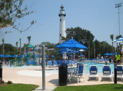 Located in desirable Ocean Walk, short walk to ocean and village