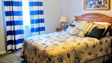 3 bedrooms, desk, iron/ironing board, free WiFi