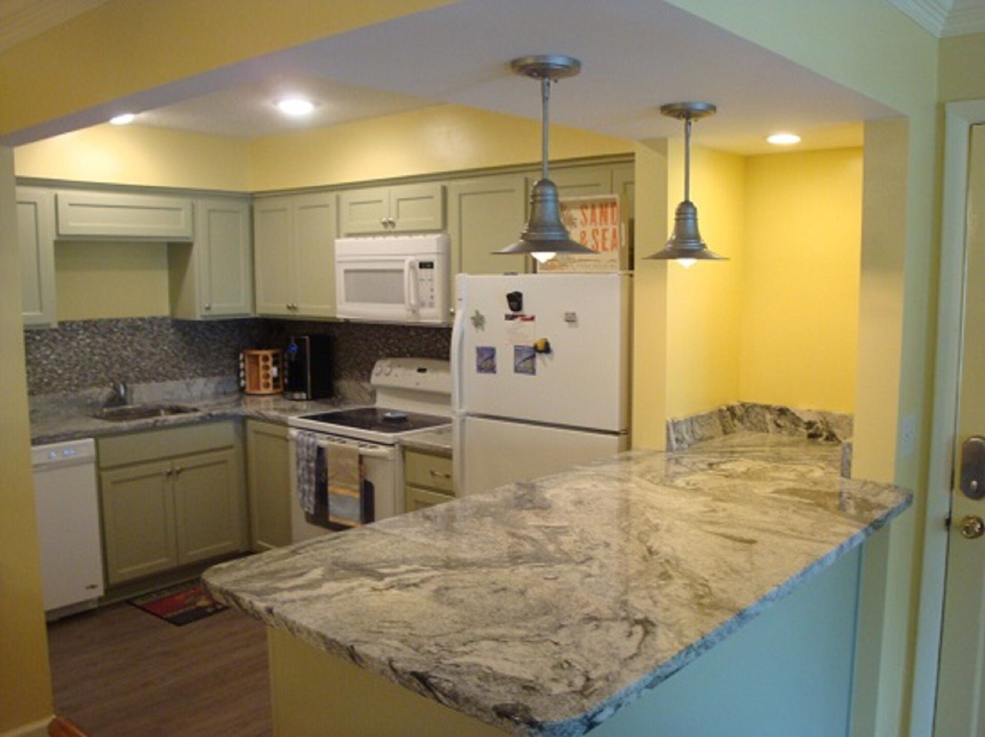 冰箱、微波炉、烤箱、炉灶