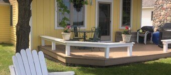 Gorgeous Lakeside- BeachBucket-sandy kid friendly, happy spot+add Lil’Red Cabin