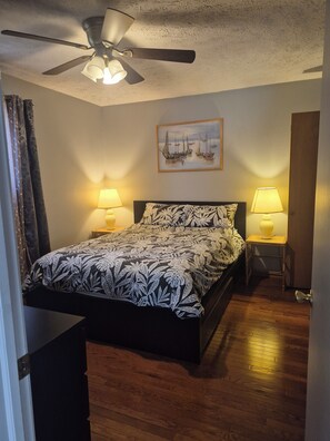 3 Schlafzimmer, Reisekinderbett, kostenloses WLAN, Bettwäsche