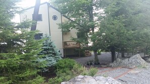 Exterior - LAKEFRONT,BBQ,10KAYAKS,VACATION,2SUP,gateway,enjoy&relax,RowBoat,Fish (Tobyhanna)