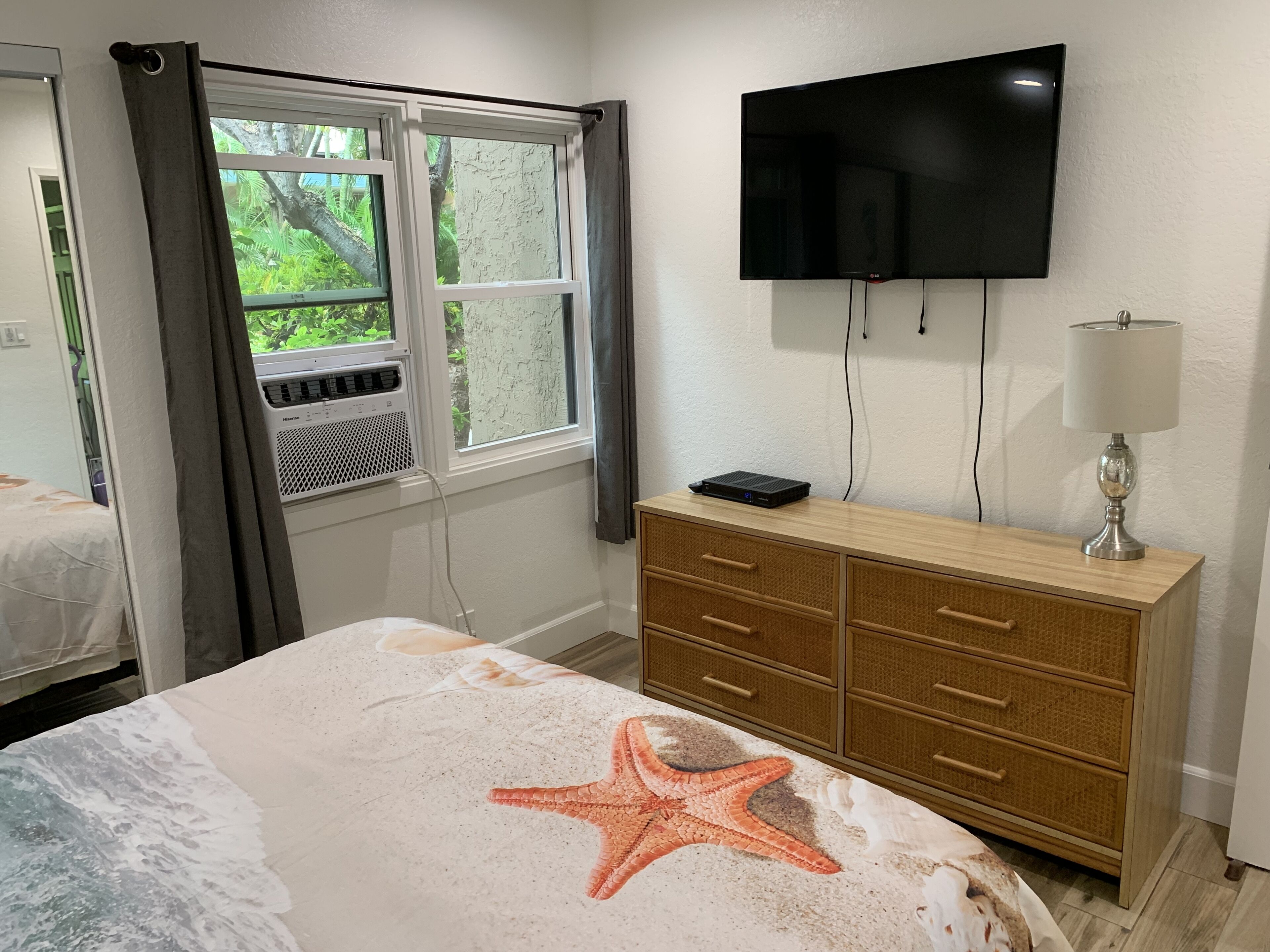 2 bedrooms, in-room safe, WiFi, bed sheets