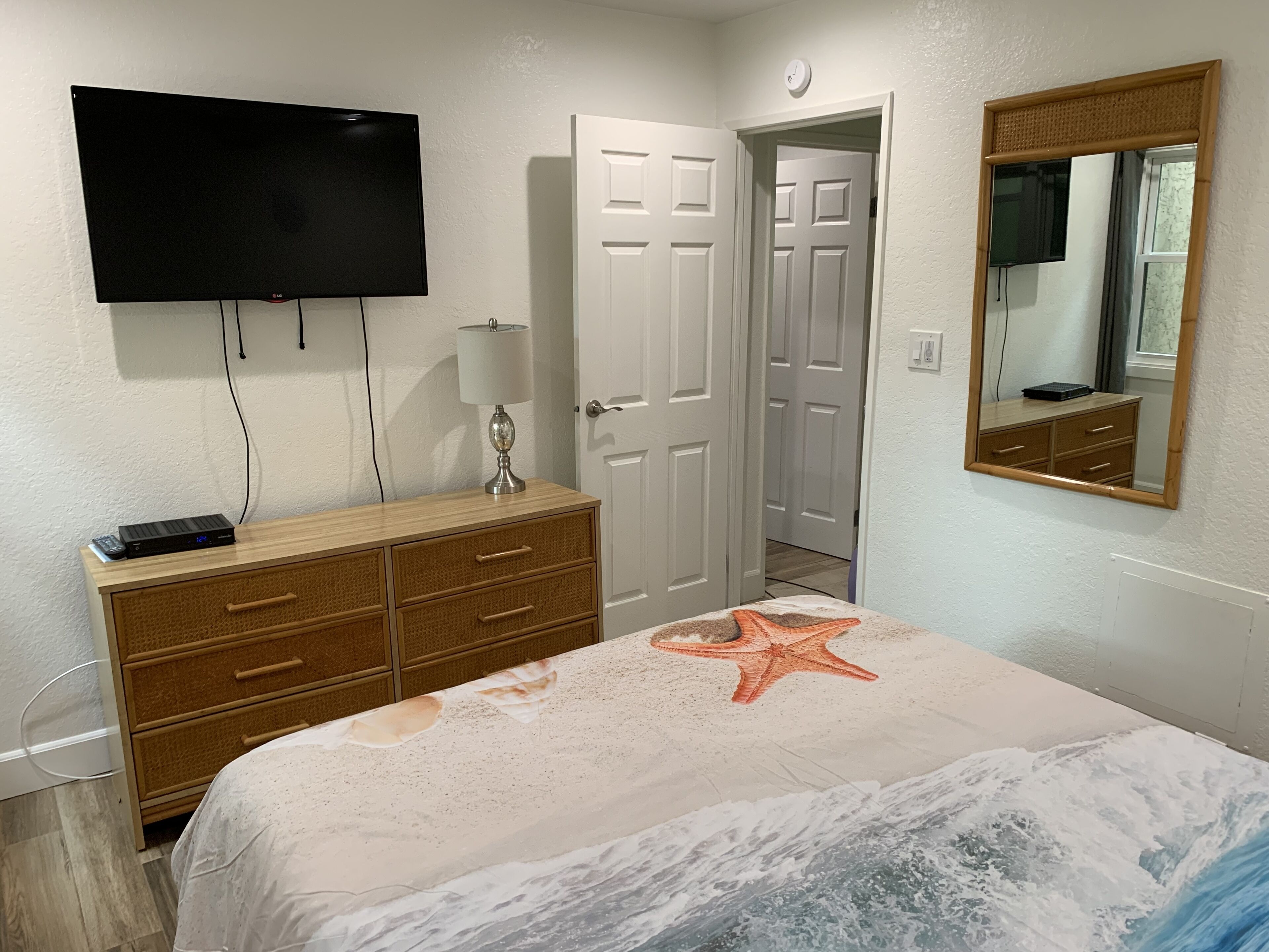 2 bedrooms, in-room safe, WiFi, bed sheets