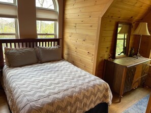 4 bedrooms, iron/ironing board, travel cot, WiFi