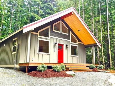 Cozy 2 Bed/2 Bath with sauna, perfect for small families