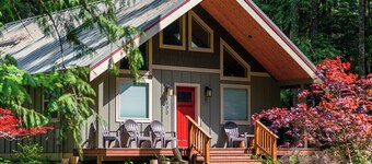 Cozy 2 Bed/2 Bath with sauna, perfect for small families