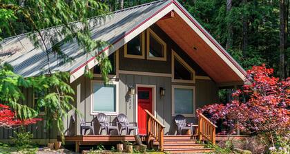 Cozy 2 Bed/2 Bath with sauna, perfect for small families