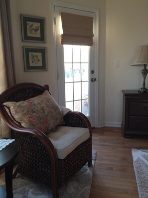 Smart TV, fireplace, video games, DVD player - Bayfront with dock, waters edge fire pit, Beach Haven Park, Long Beach Island. (Long Beach Township)