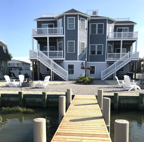 Bayfront with dock, waters edge fire pit, Beach Haven Park, Long Beach Island.