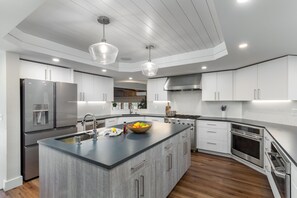 Fridge, microwave, oven, stovetop -  Ultimate 8BR Mountain View Home - Hot Tub, Pool, Firepit, Gym - Family Getaway (Stowe)