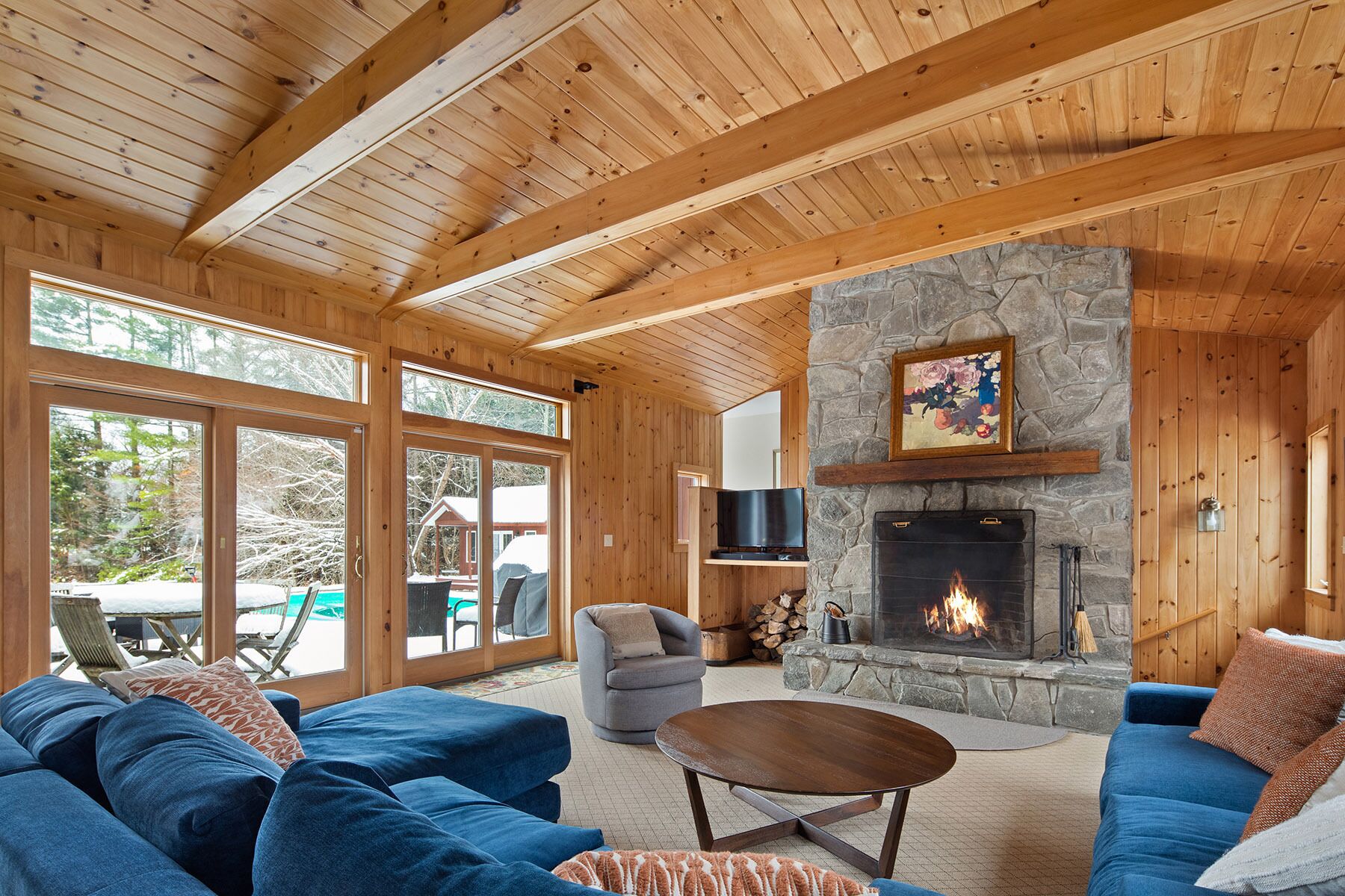 Smart TV, fireplace, video games, DVD player