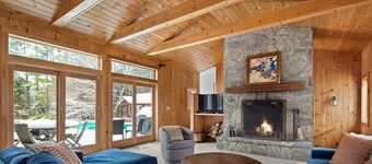 Amplia casa con vista al monte Mansfield, con gimnasio y bañera de hidromasaje - Perfecto para vacaciones familiares
