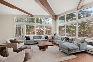 Smart TV, fireplace, video games, DVD player -  Ultimate 8BR Mountain View Home - Hot Tub, Pool, Firepit, Gym - Family Getaway (Stowe)