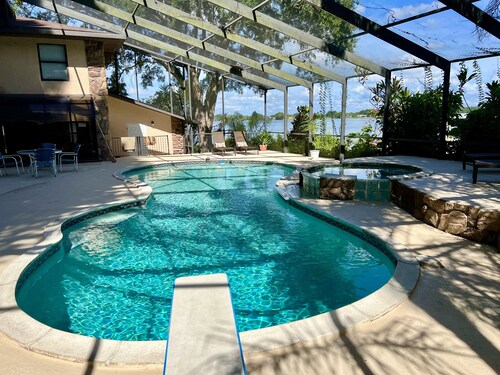 Lake Home 4 Bed / 4 Bath & Pool kanssa Sukelluslauta