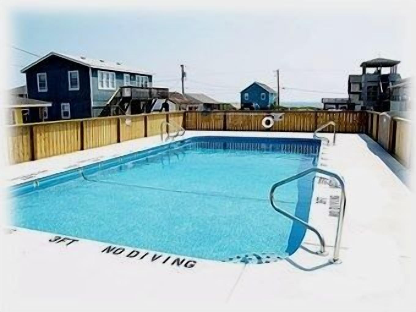 Huge Pool + Direct Beach Access = Betcha Like it